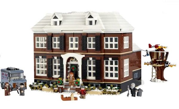 LEGO Ideas 21330 Home Alone + AfterPay Box creased and ripped Carousel 2
