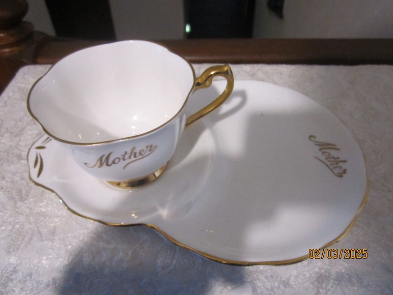 Royal Standard "Mother" Cup and Tray Carousel 2