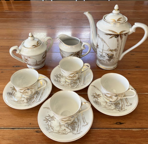 JAPANESE 1950’S GOLD HAND PAINT FINE BONE CHINA COFFEE SET VINTAGE 1950’s Carousel 1