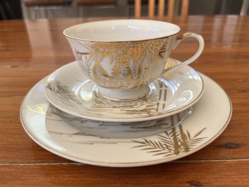 JAPANESE 1950’S GOLD HAND PAINT FINE BONE CHINA TEA SET VINTAGE 1950’s Carousel 2