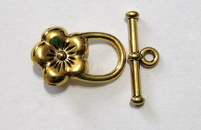 2 GOLD TOGGLE CLASPS Carousel 1