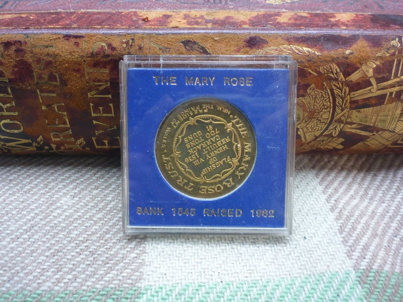 Awesome Old Cased Medallion Coin The Mary Rose Sank 1545 Raised 1982 Medal Carousel 1