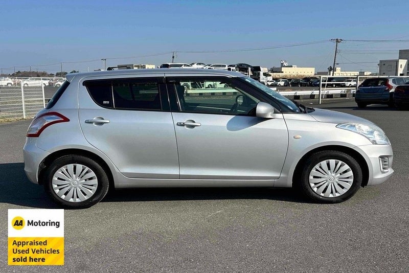 2015 Suzuki Swift Economical62865830395906113