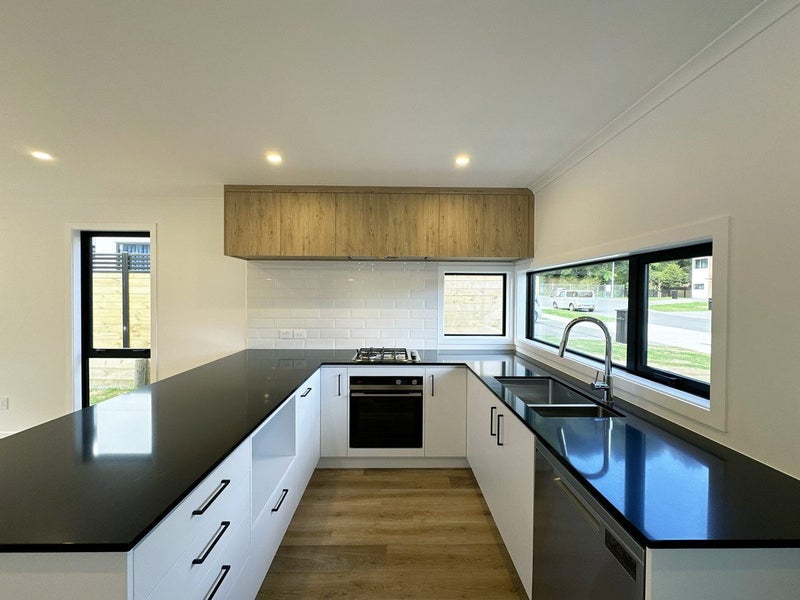 Image 3 of 24