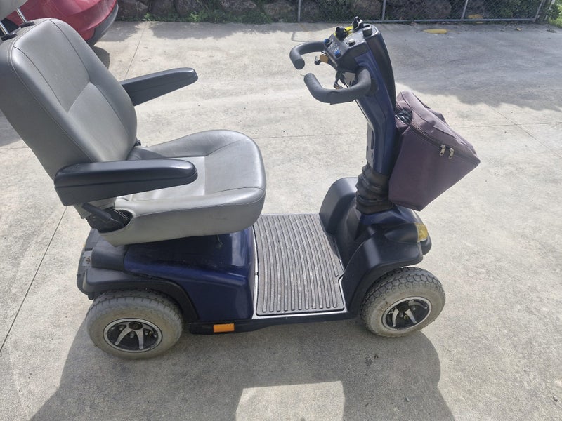 Ultimate 4XL scooter with new batteries Carousel 1
