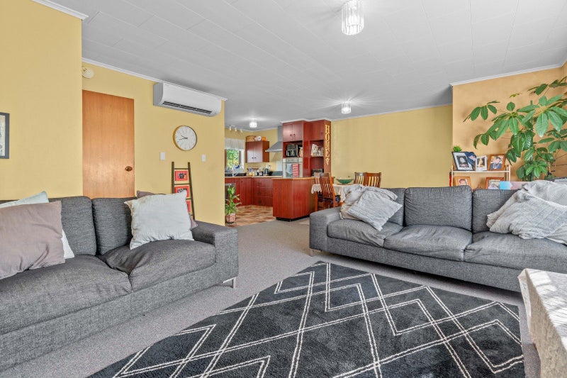 Image 3 of 12