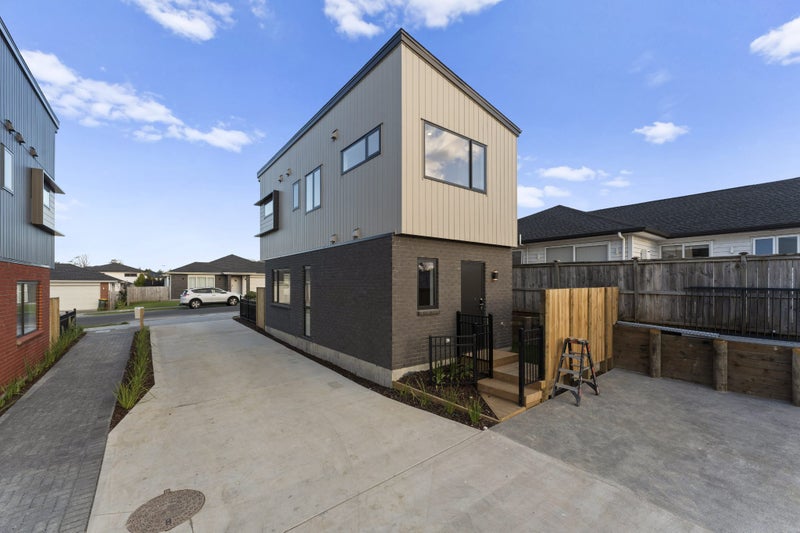 Move-In Ready Corner Lot - Seriously for Sale!62864774769665114
