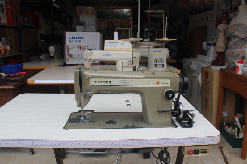 SINGER INDUSTRIAL SEWING MACHINE Carousel 1