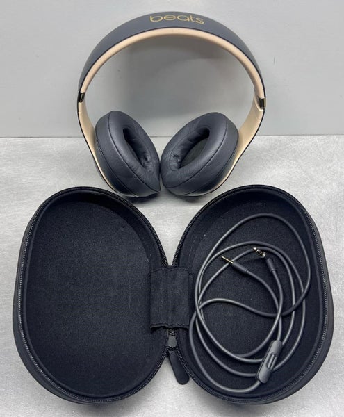 Beats Studio3 Wireless Headphones Over-Ear Headphones Shadow Gray Carousel 1