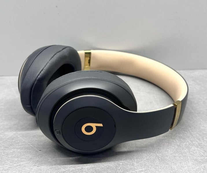 Beats Studio3 Wireless Headphones Over-Ear Headphones Shadow Gray Carousel 2