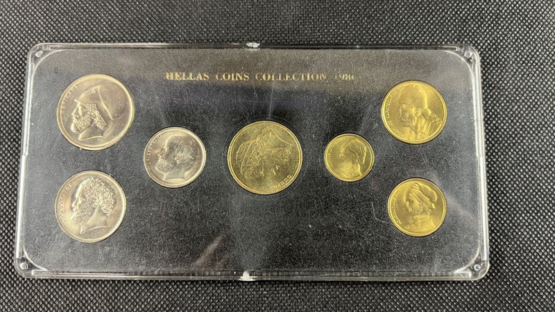 1986 Greece Hellas Coins Collection Uncirculated in Hard Plastic Case - Lot Q943 Carousel 1