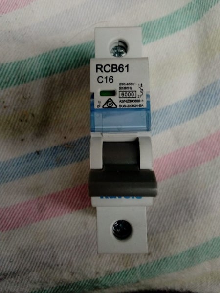 MCB Circuit Breaker 16 amp Carousel 1