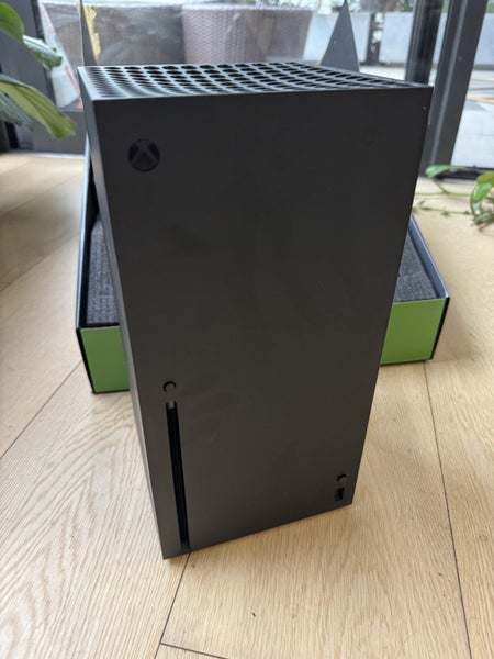 Microsoft Xbox Series X 1TB **incl 3 month free Xbox gamepass Carousel 1