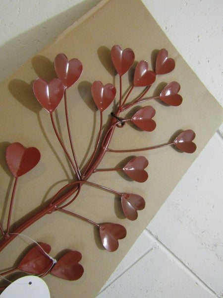 Red hearts metal wall hanging Carousel 2