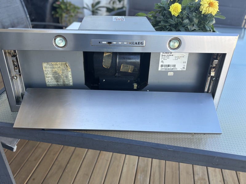AEG integrated range hood Carousel 2