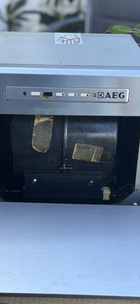 AEG integrated range hood Carousel 8