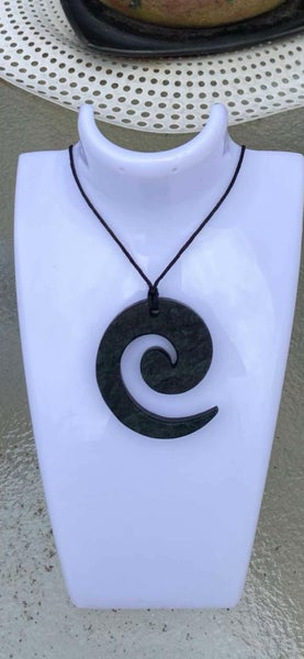 Pounamu pendants Carousel 2