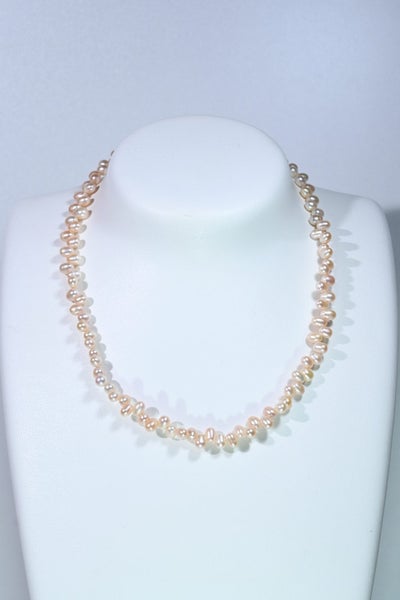 pearl necklace peach pink overtones Carousel 1