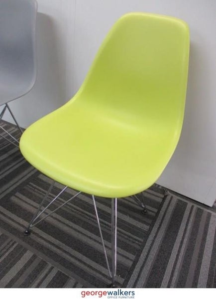 PR5675 - Genuine Green Herman Miller Eames Side Chair Carousel 1