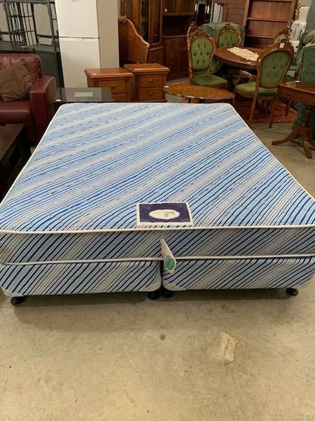 KING SPLIT BASE & MATTRESS Carousel 1