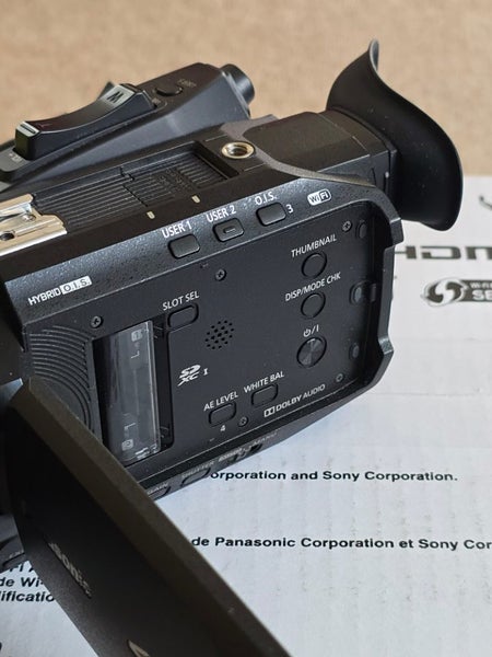 Panasonic 4k60 Camcorder 25-600mm Carousel 2