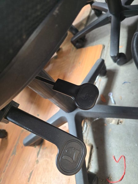 Black multi function office chair Carousel 4