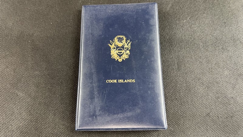 1987 Cook Islands Uncirculated Coin Set in Original Case - Lot Q948 Carousel 6