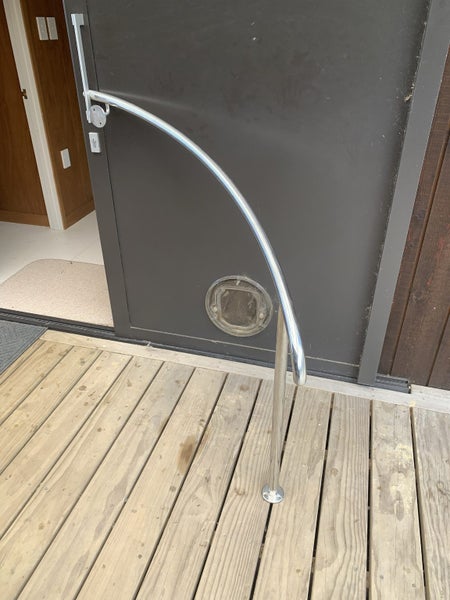 Metal curved railing Carousel 1