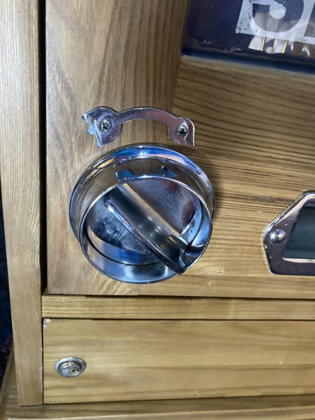 FORD Motor Company FlipBall Machine > Coin Operated Carousel 2
