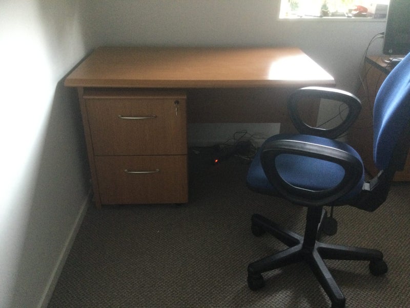 Office desk,2 draw unit and chair Carousel 1