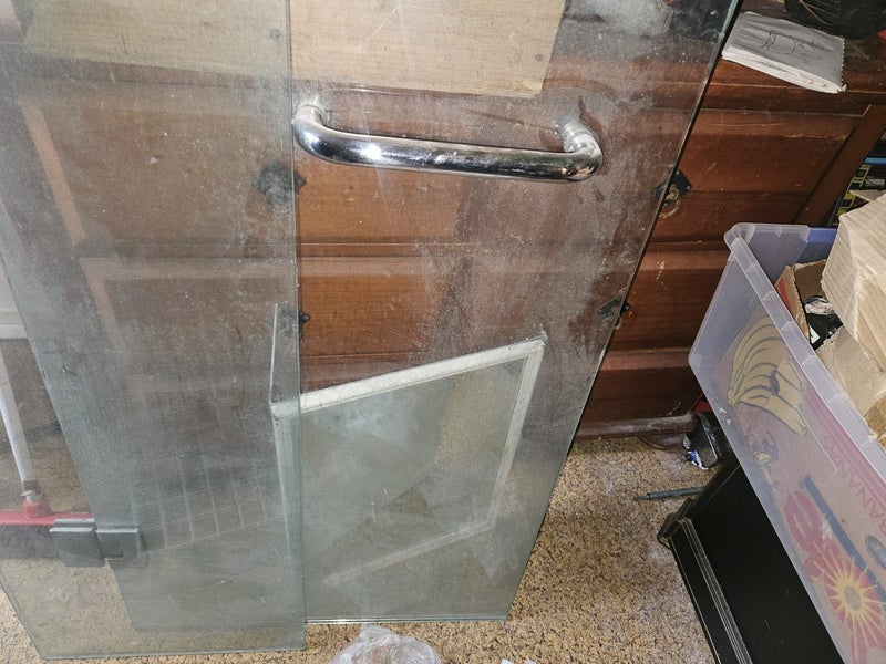 Shower glass door Carousel 1