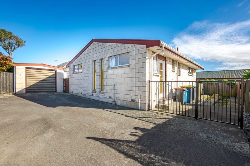 Image 1 of 20