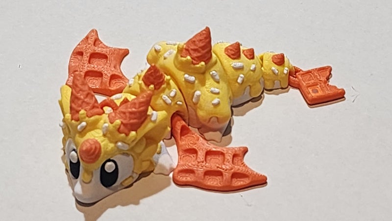 SugarRush Mini Dragon Super Cute 3D Printed Articulated Keychain Carousel 1