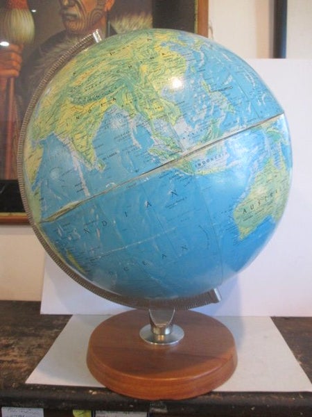 WORLD GLOBE. MADE IN DENMARK Carousel 8