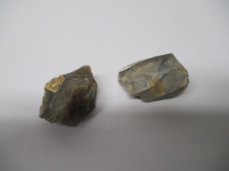 ZB 6695 - Old Neolithic Butter Flint Carousel 1