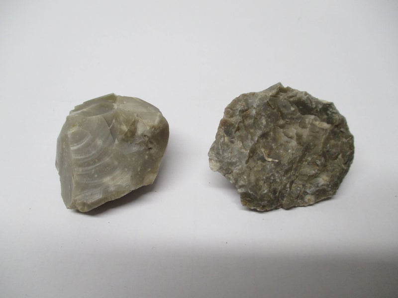 ZB 6698 - Old Neolithic Butter Flint Carousel 2