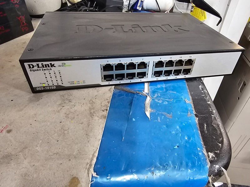 Dlink DGS-1016D gigabit switch Carousel 1