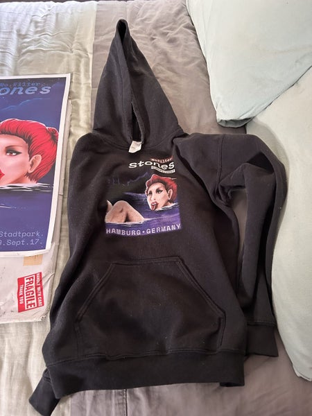 Rolling Stones Poster and Hoodie 201762863854498049111