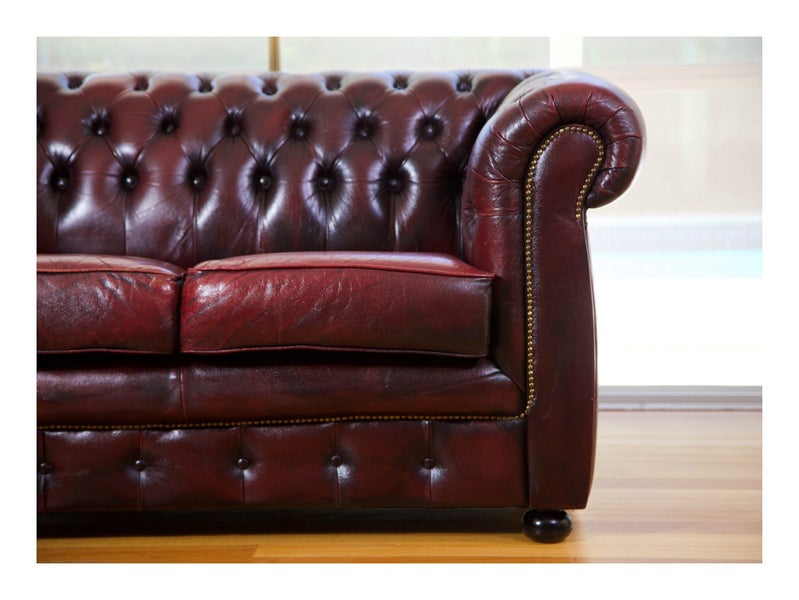 British Vintage 2-seater Chesterfield Leather Sofa Carousel 2