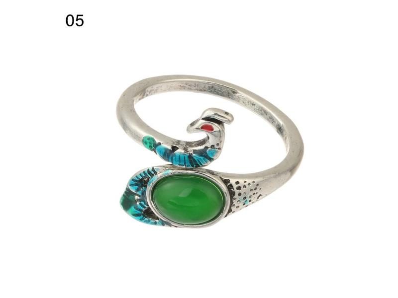 1PC Adjustable Knitting Loop Peacock Shape Crochet Ring Sewing Accessories Carousel 1