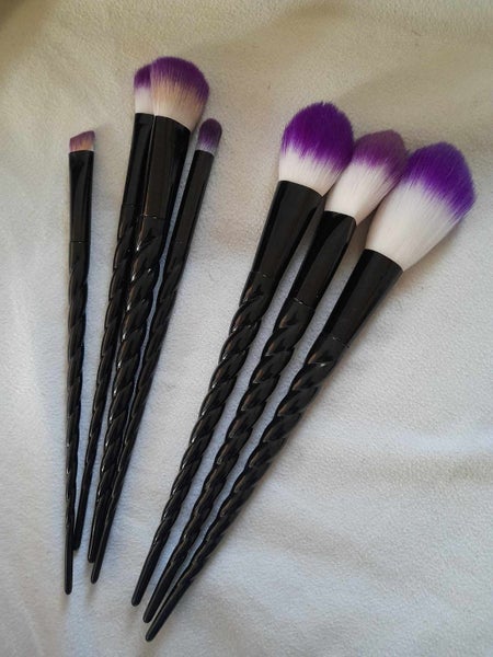 Black Unicorn Make up Brushes Carousel 1
