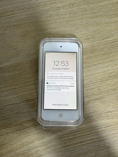 iPod touch 6th Gen 64gb Gold Carousel 2