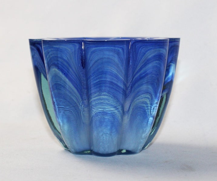 +++ SCANDINAVIAN -KOSTA BODA? ART GLASS VASE +++ Carousel 1