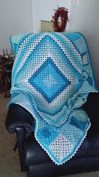 Crochet Blanket/Throw. Carousel 3