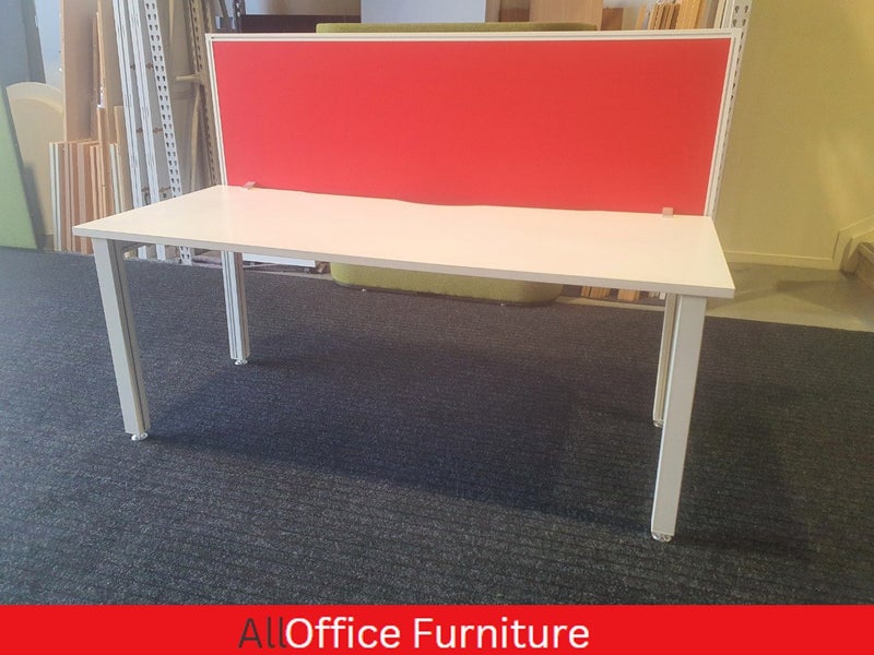Desk mount office partition / Desk divider Carousel 2