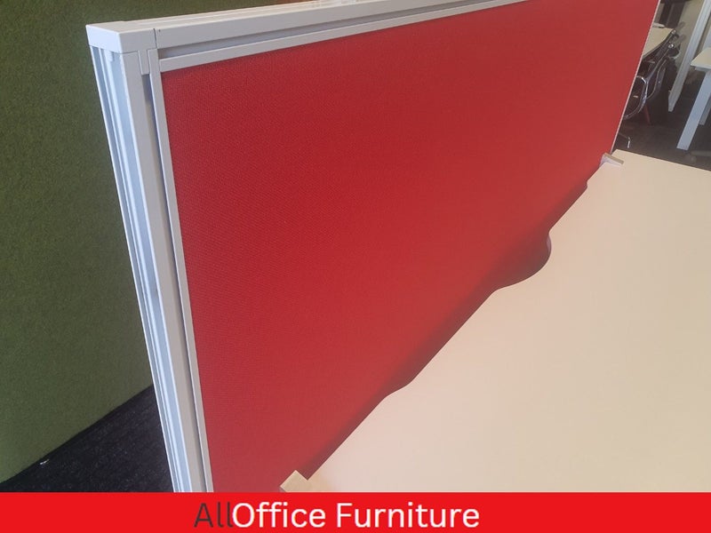 Desk mount office partition / Desk divider Carousel 3