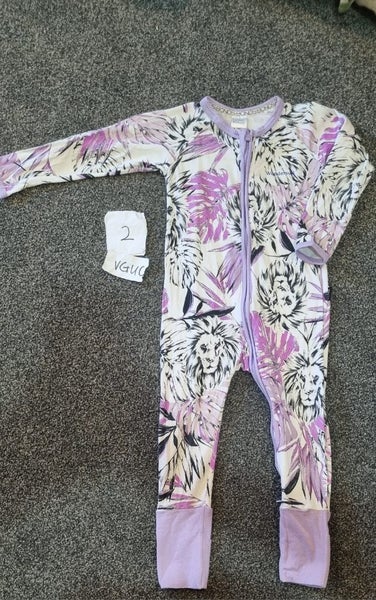 3x lion bonds wondersuits in all three colours! Size 2 Carousel 3