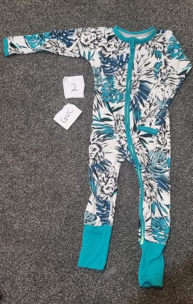 3x lion bonds wondersuits in all three colours! Size 2 Carousel 1