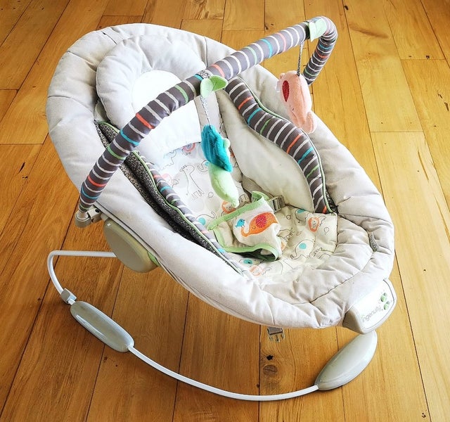 Ingenuity Cradling Bouncer (Like New) Carousel 1