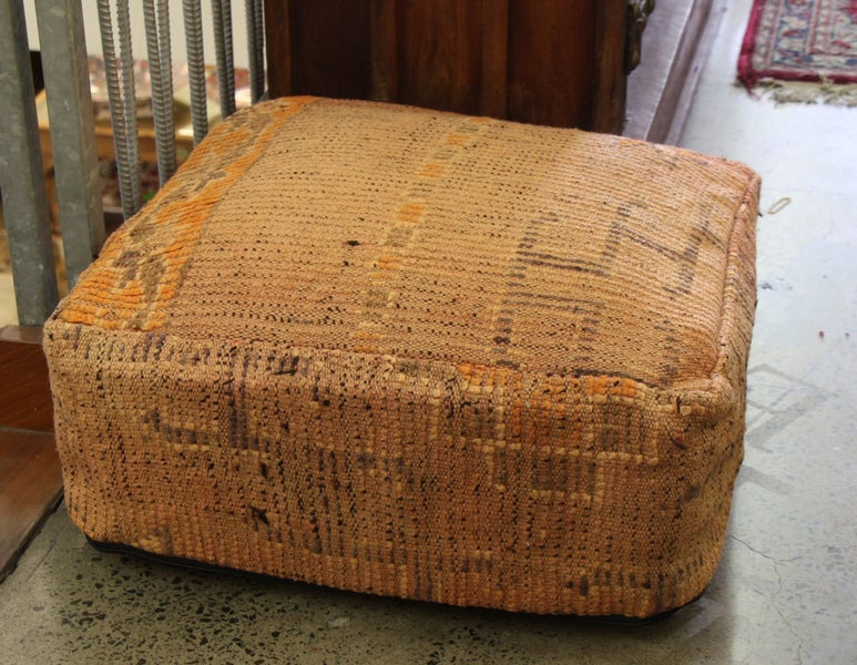GENUINE ANTIQUE WOOLEN MOROCCAN RUG POUF 3 Carousel 1